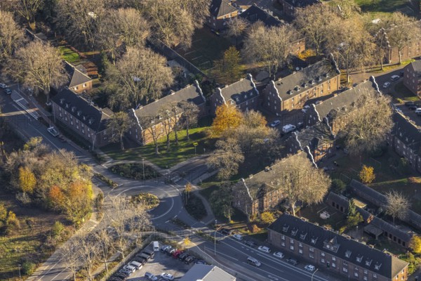 Aerial view, residential area Bergwerkssiedlung Etzoldplatz, Vluyn, Neukirchen-Vluyn, Ruhr area, North Rhine-Westphalia, Germany, DE, Europe, property tax, real estate, aerial view, aerial photography, aerial photography, overview, bird's-eye view, residential area, residential buildings, residential quality, residential neighbourhood, housing estate, birds-eyes view, overview