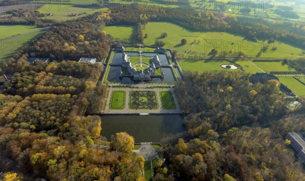 Nordkirchen Palace, Westphalian Versailles, Nordlirchen Palace, 18th century manor house in the Versailles style on an island with extensive landscaped gardens, at the North Rhine-Westphalia School of Finance, Baroque garden Venusinsel, Nordkirchen, Münsterland, North Rhine-Westphalia, Germany, DE, Europe, aerial photo, birds-eyes view, aerial photograph, aerial photography, aerial photography, overview, overview, bird's eye view, palace and park have been recognised by UNESCO as a total work of art of international standing