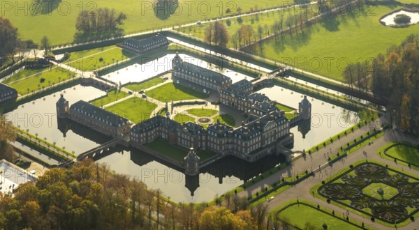 Nordkirchen Palace, Westphalian Versailles, Nordlirchen Palace, 18th century manor house in Versailles style on an island with extensive landscaped gardens, at the North Rhine-Westphalia School of Finance, Baroque garden Venusinsel, Nordkirchen, Münsterland, North Rhine-Westphalia, Germany, DE, Europe, aerial photograph, birds-eyes view, aerial photography, aerial photography, overview, overview, bird's eye view, palace and park have been recognised by UNESCO as a Gesamtkunstwerk of international standing