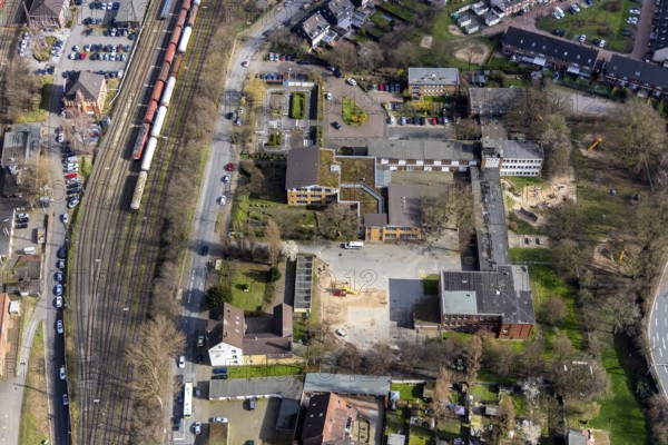 Aerial photo, Overbergschule, Schillerschule, Arminstraße, Osterfeld, Oberhausen, Ruhr area, North Rhine-Westphalia, Germany, education, educational institution, DE, Europe, special school, primary school, teaching institute, aerial photograph, aerial photography, aerial photography, school, municipal Catholic denominational primary school, overview, bird's-eye view, bird's-eye view, overview