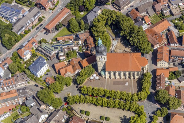 Aerial view, catholic St. Martinus collegiate church and parish church, town centre, Nottuln, Münsterland, North Rhine-Westphalia, Germany, place of worship, city, DE, Europe, religious community, place of worship, property tax, real estate, town centre, church, parish, denomination, aerial view, aerial photography, aerial photography, local view, religion, town view, urban area, town centre, Stiftsplatz, overview, bird's eye view, residential area, living and life, residential area, residential buildings, quality of life, housing estate, birds-eyes view, overview