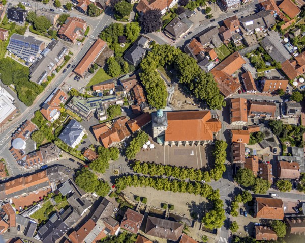 Aerial view, catholic St. Martinus collegiate church and parish church, town centre, Nottuln, Münsterland, North Rhine-Westphalia, Germany, place of worship, city, DE, Europe, religious community, place of worship, property tax, real estate, town centre, church, parish, denomination, aerial view, aerial photography, aerial photography, local view, religion, town view, urban area, town centre, Stiftsplatz, overview, bird's eye view, residential area, living and life, residential area, residential buildings, quality of life, housing estate, birds-eyes view, overview