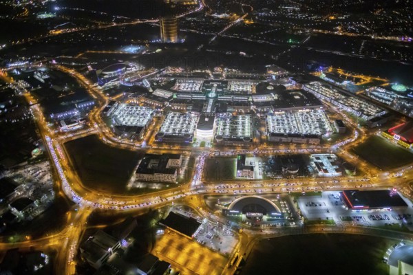 Aerial view, Centro shopping centre, Oberhausen-Neue Mitte, arcade, play station, CentrO-Promenade, night shot, Bermensfeld, Oberhausen, Ruhr area, North Rhine-Westphalia, Germany, DEU, Europe, birds-eyes view, aerial photography, aerial photography, overview, overview, bird's eye view, nightshot, night, night flight