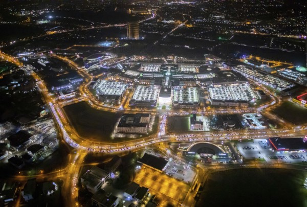 Aerial view, Centro shopping centre, Oberhausen-Neue Mitte, arcade, play station, CentrO-Promenade, night shot, Bermensfeld, Oberhausen, Ruhr area, North Rhine-Westphalia, Germany, DEU, Europe, birds-eyes view, aerial photography, aerial photography, overview, overview, bird's eye view, nightshot, night, night flight