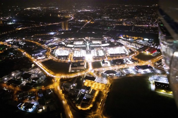 Aerial view, Centro shopping centre, Oberhausen-Neue Mitte, arcade, play station, CentrO-Promenade, night shot, Bermensfeld, Oberhausen, Ruhr area, North Rhine-Westphalia, Germany, DEU, Europe, birds-eyes view, aerial photography, aerial photography, overview, overview, bird's eye view, nightshot, night, night flight