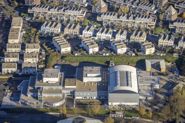 Aerial view, residential area Auf der Höchte, Höchtebögen, Berufsförderungswerk der Bauindustrie North Rhine-Westphalia gGmbH - ABZ Oberhausen, former HDO film building, Osterfeld, Oberhausen, Ruhr area, North Rhine-Westphalia, Germany, construction crane, education, educational institution, DE, Europe, film trick centre, property tax, real estate, educational institute, aerial view, aerial photography, aerial photography, school, overview, Vestische Straße, bird's-eye view, landmark, housing estate, housing and living, residential area, residential buildings, housing quality, residential neighbourhood, housing estate, birds-eyes view, built for the state garden show, overview