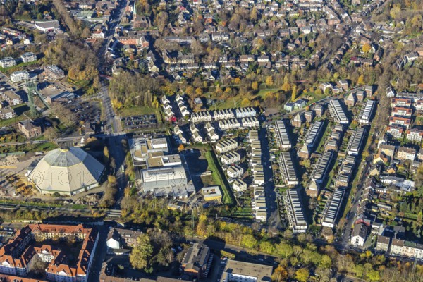 Aerial view, residential area Auf der Höchte, Höchtebögen, Berufsförderungswerk der Bauindustrie North Rhine-Westphalia gGmbH - ABZ Oberhausen, former HDO film building, Osterfeld, Oberhausen, Ruhr area, North Rhine-Westphalia, Germany, construction work, construction area, construction site, building plots, construction crane, construction measure, construction project, construction site, education, educational institution, DE, Europe, film trick centre, property tax, real estate, educational institute, aerial view, aerial photography, aerial photography, renovation, refurbishment, school, overview, Vestische Straße, bird's-eye view, landmark, housing estate, housing and living, residential area, residential buildings, quality of living, residential neighbourhood, housing estate, birds-eyes view, former coal mixing plant of Osterfeld colliery, built for the state garden show, overview