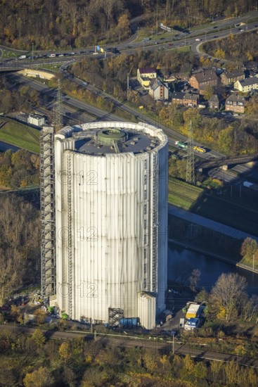Aerial photo, gasometer renovation, covered gasometer, CentrO Ferris wheel, Buschhausen, Oberhausen, Ruhr area, North Rhine-Westphalia, Germany, construction work, construction area, construction site, construction project, construction site, DE, Europe, aerial photo, aerial photography, aerial photography, renovation, refurbishment, overview, bird's-eye view, overview, white tarpaulins