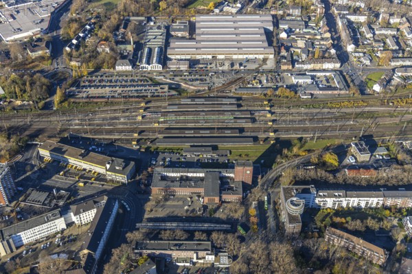 Aerial view, Oberhausen Hbf, city centre, Oberhausen, Ruhr area, North Rhine-Westphalia, Germany, railway tracks, railway station, DE, Deutsche Bahn AG, reception building, Europe, main station, central station, aerial view, aerial photography, aerial photography, passenger station, separation station, overview, bird's eye view, Willy-Brandt-Platz, birds-eyes view, overview