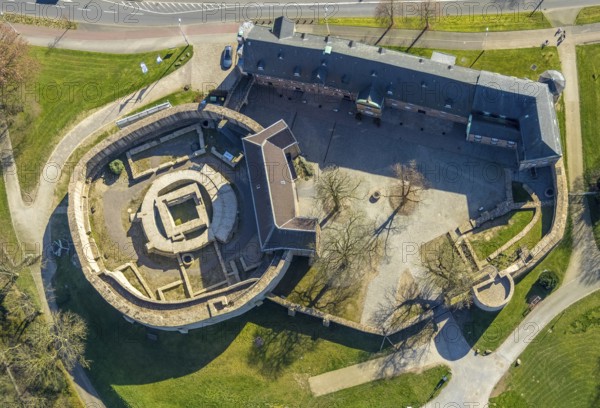 Aerial photo, Broich Castle, left, Ruhr, perpendicular, view, Mülheim an der Ruhr, Ruhr area, North Rhine-Westphalia, Germany, Mülheim, an, der, Ruhr, DE, Europe, birds-eyes, view, aerial photography, aerial photography, overview, overview, bird's eye view, sight, historical, building