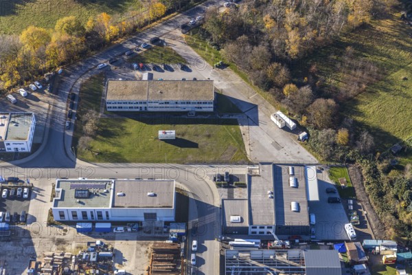Aerial view, industrial area Im Venn, Sterkrader Venn, Königshtardt, Oberhausen, Ruhr area, North Rhine-Westphalia, Germany, Celler Grundbau, DE, Europe, commercial enterprises, commercial area, commercial park, commercial location, commercial use, autumn colours, industrial area, industrial building, industrial location, JMT Juaristi Machine Tools GmbH, Kasper Bau, aerial view, aerial photography, aerial photography, Signpartner, overview, Venngraben, bird's eye view, birds-eyes view, overview