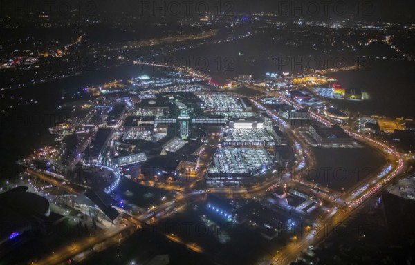 Aerial view, Centro shopping centre, Oberhausen-Neue Mitte, arcade, play station, CentrO-Promenade, night shot, Bermensfeld, Oberhausen, Ruhr area, North Rhine-Westphalia, Germany, DEU, Europe, birds-eyes view, aerial photography, aerial photography, overview, overview, bird's eye view, nightshot, night, night flight