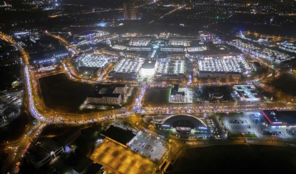 Aerial view, Centro shopping centre, Oberhausen-Neue Mitte, arcade, play station, CentrO-Promenade, night shot, Bermensfeld, Oberhausen, Ruhr area, North Rhine-Westphalia, Germany, DEU, Europe, birds-eyes view, aerial photography, aerial photography, overview, overview, bird's eye view, nightshot, night, night flight