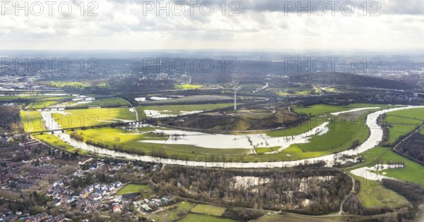 Aerial view, Styrumer Ruhrbogen, landfill Kolkerhofweg, city triangle Duisburg-Oberhausen-Mülheim, river Ruhr, left Ruhr, Mülheim an der Ruhr, Ruhr area, North Rhine-Westphalia, Germany, bridge over the Ruhr, DE, railway bridge, Europe, distant view, flood, aerial view, aerial photography, aerial photography, Ruhraue, Ruhrtalradweg, Ruhrufer, Speldorfer Straße, overview, bird's-eye view, wind power, wind turbines, birds-eyes view, overview, flooding