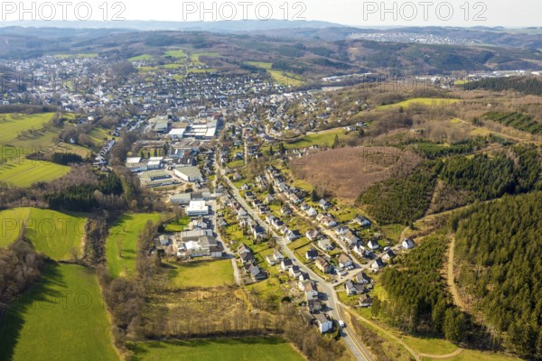 Aerial view, overview Sundern, Mescheder Straße, commercial area, residential area, Sundern, Sauerland, North Rhine-Westphalia, Germany, DE, Europe, aerial view, aerial photography, aerial photography, overview, bird's-eye view, birds-eyes, view, overview, living, flat, houses, residential buildings, housing estate, settlement, industry, trade, economy, commercial enterprise, production, trade