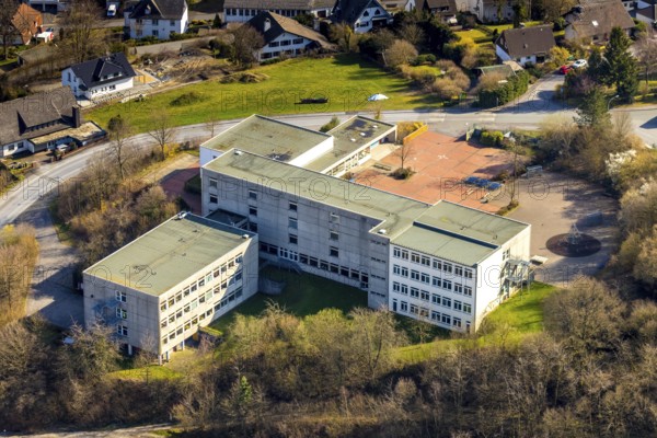 Aerial photo, Realschule Sundern, Sundern, Sauerland, North Rhine-Westphalia, Germany, DE, Europe, aerial photography, aerial photography, overview, bird's-eye view, view, overview, education, pupils, college, training, school year, homework, class, year group, education, pedagogy