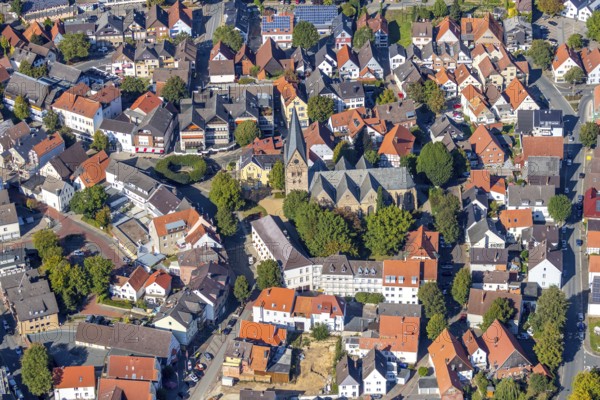 Aerial view, local view, parish church St. Marien, Steinheim, OWL, Ostwestfalen-Lippe, East Westphalia, North Rhine-Westphalia, Germany, place of worship, DE, Europe, religious community, place of worship, property tax, holy place, real estate, church, parish, denomination, aerial view, aerial photography, aerial photography, OWL book, OWL book, religion, religious site, townscape, urban area, overview, bird's-eye view, housing estate, housing and living, residential area, residential buildings, residential quality, residential neighbourhood, housing estate, birds-eyes view, overview