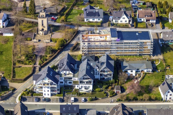 Aerial view, observation tower memorial architect Heinrich Verfuß, primary school Freie Schule am See, renovation building Ringstraße 50, Langscheid, Sundern, Sauerland, North Rhine-Westphalia, Germany, DE, Europe, aerial view, aerial photography, aerial photography, overview, bird's-eye view, view, overview, education, pupils, college, training, school year, homework, class, year group, education, pedagogy, memorial, fallen
