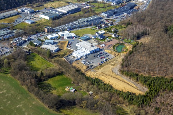 Aerial view, industrial estate Hüstener Straße / Kalmecke, GreenTeam Reik Uhlemann, Redder &amp, Vatheuer, Schrade Drehtechnik, Sundern, Sauerland, North Rhine-Westphalia, Germany, DE, Europe, aerial view, aerial photography, aerial photography, overview, bird's-eye view, view, overview, industry, business, economy, commercial enterprise, production, trade