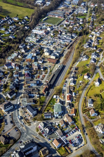 Aerial view, Sundern railway station, railway tracks, new construction integrative housing project Kurze Starße, Sundern, Sauerland, North Rhine-Westphalia, Germany, DE, Europe, aerial view, aerial photography, aerial photography, overview, bird's-eye view, birds-eyes, view, overview, train traffic, railway traffic, traffic connection, travel, holiday, housing construction, integrative, housing, inclusion, barrier-free, inclusion project