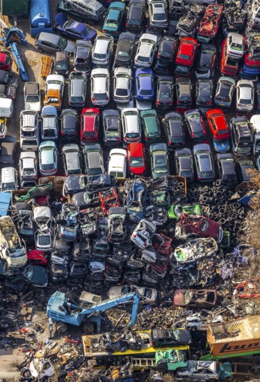 Aerial view, Hammer Straße industrial estate, scrap cars, Am Maifeld, Bellof GmbH Autoverwertung, Werl, North Rhine-Westphalia, Germany