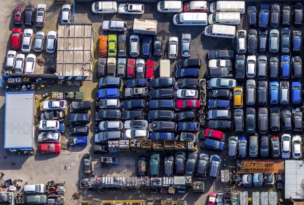 Aerial view, Hammer Straße industrial estate, scrap cars, Am Maifeld, Bellof GmbH Autoverwertung, Werl, North Rhine-Westphalia, Germany