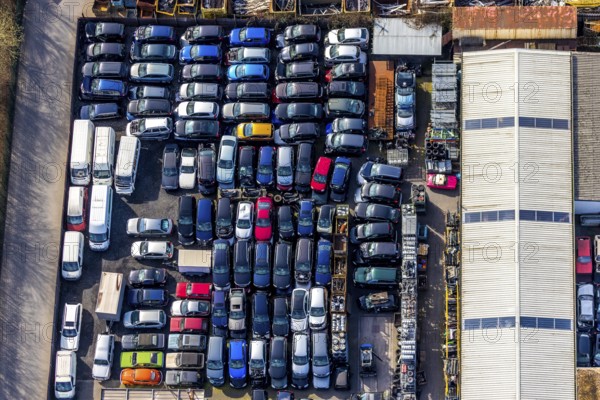 Aerial view, Hammer Straße industrial estate, scrap cars, Am Maifeld, Bellof GmbH Autoverwertung, Werl, North Rhine-Westphalia, Germany