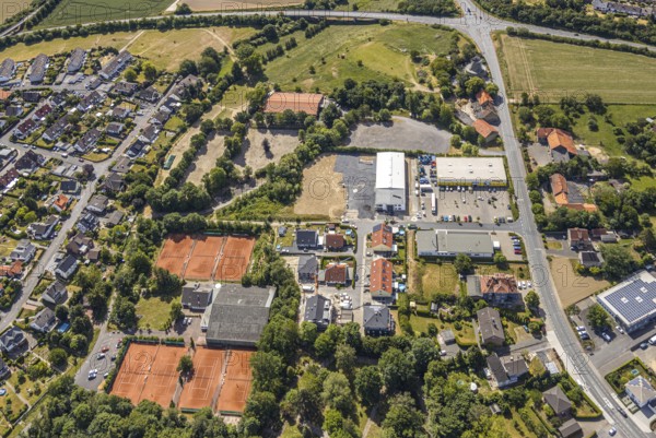 Aerial view, Tennis facility Ski-Club Werl, Werl rescue station, An Sanders Steinbruch, Construction site, Trinkgut Wohlrath e.K., Reit- u. Fahrverein Werl u. Umgebung e.V., Restaurant Wulfs alte Mühle, Werl, Soester Börde, North Rhine-Westphalia, Germany