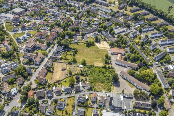 Aerial view, Catholic primary school Norbertschule, Lindenallee, vacant plot, building site for new childcare centre, Werl, Soester Börde, North Rhine-Westphalia, Germany