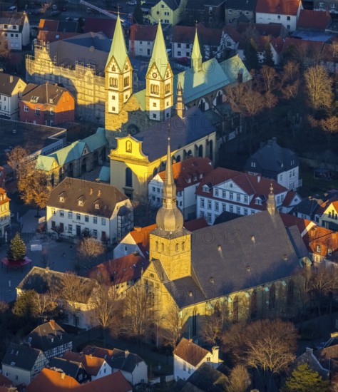 Aerial view, Old Town, Basilica of the Visitation of the Virgin Mary, Walburgisstraße, Old Pilgrimage Church, Franciscan monastery renovation, Catholic Church of St. Walburga, market square with Christmas tree, Klosterstraße, Werl, North Rhine-Westphalia, Germany