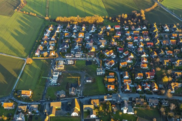 Aerial view, residential area Schlesienstraße Mönigstraße, roundabout Vincenz-Frigger-Straße, construction site new residential buildings, Werl, North Rhine-Westphalia, Germany