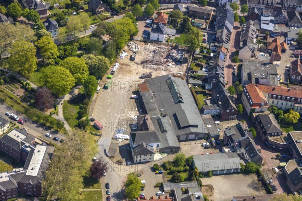 Aerial photo, demolition work, construction site, building Am Stadtgarten, Rees, Lower Rhine, North Rhine-Westphalia, Germany, demolition work, construction work, construction area, construction site, construction measure, construction site, DE, Europe, aerial photo, aerial photography, aerial photography, overview, bird's-eye view, birds-eyes view, overview