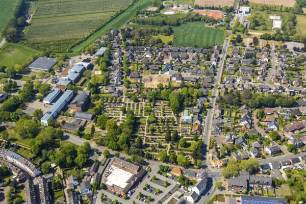 Aerial view, site view, construction site, Aspel secondary school, Rees secondary school, cemetery, Rees, Lower Rhine, North Rhine-Westphalia, Germany, 3-fold sports hall at the school centre, burial site, DE, Europe, memorial site, Gottesacker, graves, burial ground, aerial view, aerial photography, aerial photography, resting place, overview, bird's-eye view, bird's-eye view, overview