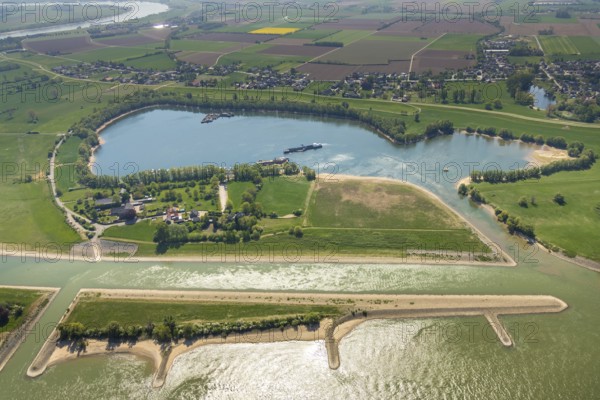 Aerial view, river Rhine, sports harbour Obermörmter, Reeser Schanz landscape conservation area, Rees, Lower Rhine, North Rhine-Westphalia, Germany, DE, Europe, distant view, harbour, aerial view, aerial photography, aerial photography, lake, overview, bird's-eye view, meadows and fields, birds-eyes view, overview