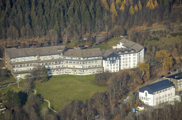 Aerial view, Johannesbad Fachklinik Hochsauerland, Kurklinik Fredeburg Dr. Zwick, Fredeburg, Schmallenberg, Sauerland, North Rhine-Westphalia, Germany, DE, Europe, health care, hospital, clinic, clinic centre, hospital, health clinic, aerial photograph, aerial photography, aerial photography, medical facility, medical aid, emergency service, overview, bird's-eye view, forest area, Zu den Drei Buchen, Zum Hallenberg, birds-eyes view, overview, medical care