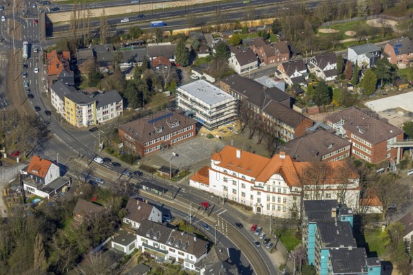 Aerial view, Willy-Brandt-Schule comprehensive school, extension building, Städt. Gem. Grundschule an der Augustastraße, Sporthalle Von-der-Tann-Straße, Styrum, Mülheim an der Ruhr, Ruhr area, North Rhine-Westphalia, Germany, Mülheim, an, der, Ruhr, DE, Europe, birds-eyes, view, aerial view, aerial photography, aerial photography, overview, overview, bird's eye view, education, pupils, college, training, school year, homework, class, year group, education, pedagogy, gymnastics, school sports, ball sports, fitness, sport, movement