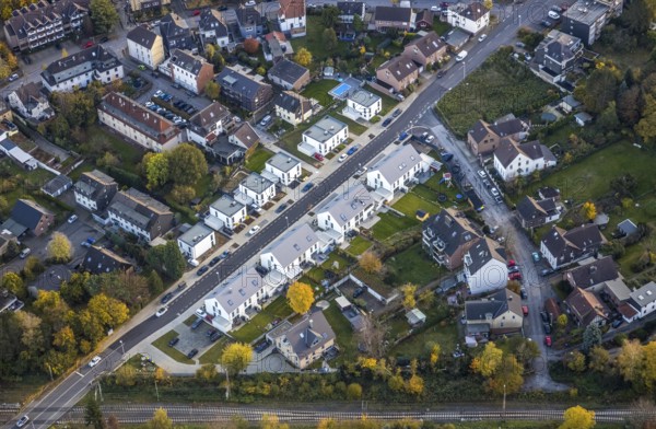 Aerial view, new development area Friedhofstraße, Hundsbuschstraße, Speldorf, Mülheim an der Ruhr, Ruhr area, North Rhine-Westphalia, Germany, construction area, building site, building plots, construction project, construction site, DE, Europe, property tax, real estate, aerial view, aerial photography, aerial photography, new construction, overview, bird's eye view, residential complex, living and living, residential area, residential buildings, residential quality, residential neighbourhood, housing estate, birds-eyes view, overview