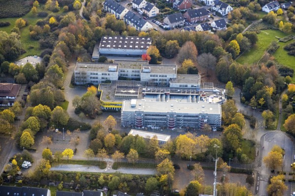 Aerial photo, Saarn school centre, comprehensive school, Berufskolleg Lehnerstraße, Saarn, Mülheim an der Ruhr, Ruhr area, North Rhine-Westphalia, Germany, education, educational institution, DE, Europe, college school, teaching institute, aerial photo, aerial photography, aerial photography, school, overview, bird's-eye view, overview