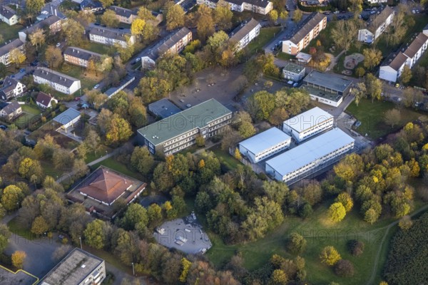 Aerial photo, Saarn school centre, comprehensive school, Berufskolleg Lehnerstraße, Saarn, Mülheim an der Ruhr, Ruhr area, North Rhine-Westphalia, Germany, education, educational institution, DE, Europe, college school, teaching institute, aerial photo, aerial photography, aerial photography, school, overview, bird's-eye view, overview