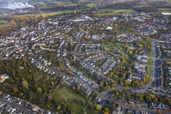 Aerial view, residential area, Saarn, Mülheim an der Ruhr, Ruhr area, North Rhine-Westphalia, Germany, DE, Europe, property tax, real estate, aerial view, aerial photography, aerial photography, overview, bird's-eye view, residential complex, living and living, residential buildings, residential quality, residential neighbourhood, housing estate, birds-eyes view, overview