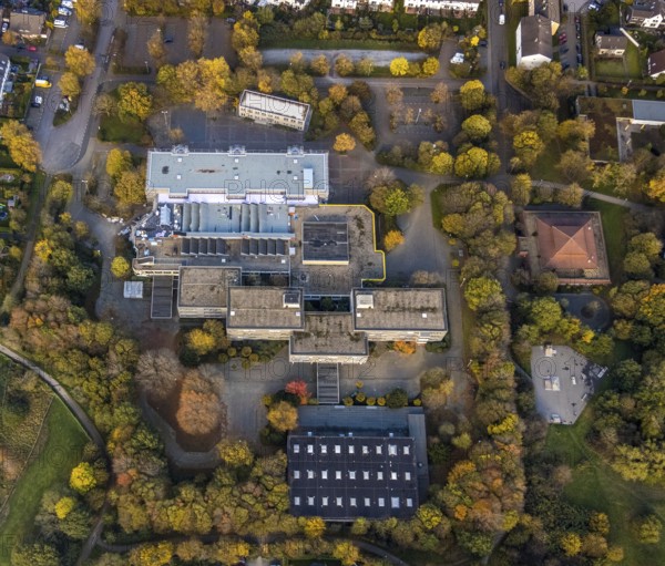 Aerial photo, Saarn school centre, comprehensive school, Berufskolleg Lehnerstraße, Saarn, Mülheim an der Ruhr, Ruhr area, North Rhine-Westphalia, Germany, education, educational institution, DE, Europe, college school, teaching institute, aerial photo, aerial photography, aerial photography, school, overview, bird's-eye view, overview
