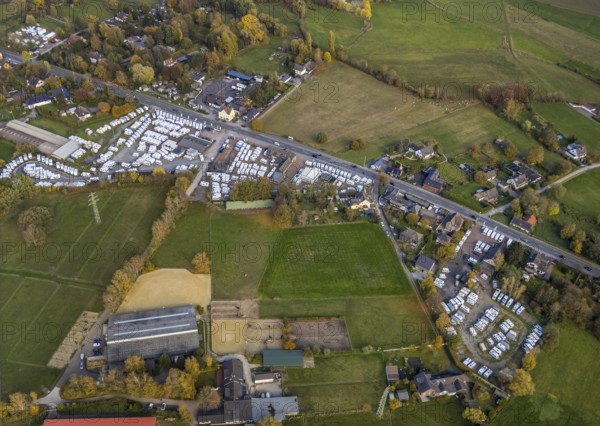 Aerial view, camping mile, caravan mile, company site motorhomes, Saarn, Mülheim an der Ruhr, Ruhr area, North Rhine-Westphalia, Germany, DE, Europe, commercial enterprises, commercial area, commercial park, commercial location, commercial use, industrial area, industrial building, industrial location, Kölner Straße 238, aerial view, aerial photography, aerial photography, Thrun Reisemobile GmbH, overview, bird's-eye view, WVG Caravan-Park Thrun, motorhomes, birds-eyes view, overview