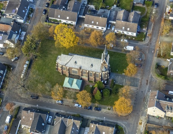 Aerial view, Church of St. Theresa of Avila, Saarn - South, Mülheim an der Ruhr, Ruhr area, North Rhine-Westphalia, Germany, place of worship, DE, Europe, religious community, place of worship, holy place, Karl-Forst-Straße, church, parish, denomination, aerial view, aerial photography, aerial photography, religion, religious site, overview, bird's-eye view, birds-eyes view, overview