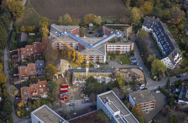 Aerial view, Evangelisches Wohnstift Raadt, construction site Parsevalstraße, Holthausen - Südost, Mülheim an der Ruhr, Ruhr area, North Rhine-Westphalia, Germany, construction work, building, construction area, building site, building plots, construction project, construction site, care and nursing, DE, Europe, aerial view, aerial photography, aerial photography, new building, Parsevalstraße, overview, bird's-eye view, assisted living, birds-eyes view, overview