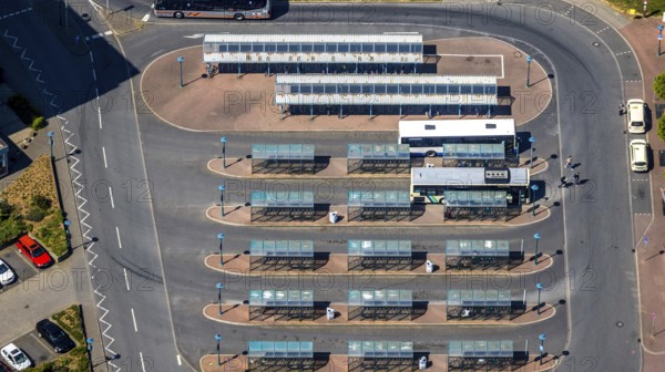 Aerial view, Wesel bus station, at Wesel railway station, Fusternberg, Wesel, Ruhr area, Lower Rhine, North Rhine-Westphalia, Germany