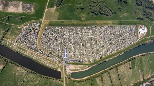 Aerial view, camping site Grav Insel on the Rhine, caravans and tents, Wesel, Ruhr area, Lower Rhine, North Rhine-Westphalia, Germany