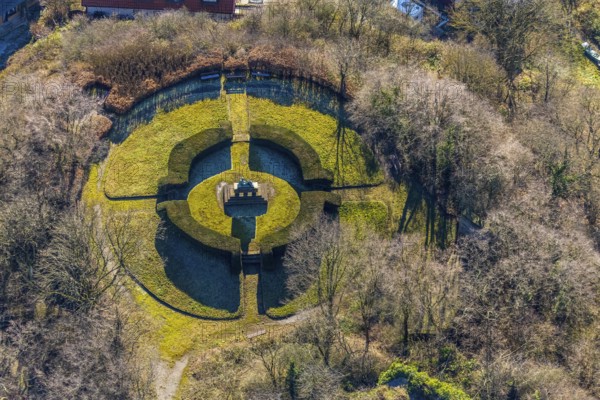 Aerial view, castle ruins of Volmarstein Castle, war memorial, Volmarstein, Wetter, Ruhr area, North Rhine-Westphalia, Germany