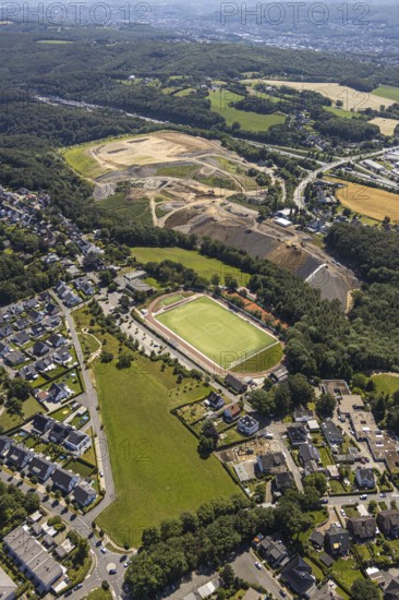 Aerial view, Tinsberg Enerke landfill, SuS Volmarstein sports ground, TC Volmarstein tennis club, Grundschöttel, Wetter, Ruhr area, North Rhine-Westphalia, Germany