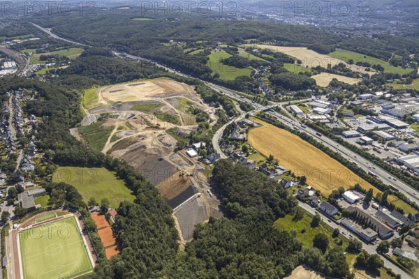 Aerial view, Tinsberg Enerke landfill, SuS Volmarstein sports ground, TC Volmarstein tennis club, Grundschöttel, Wetter, Ruhr area, North Rhine-Westphalia, Germany