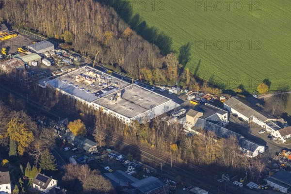 Aerial view, roof work on the roof of Lorenz Karosserie + Lack GmbH, Inder Aue, Hagener Straße, Volmarstein, Wetter, Ruhr area, North Rhine-Westphalia, Germany